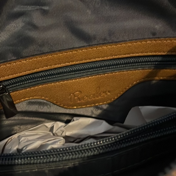 Nwt Realer cross body bag - Picture 7 of 12